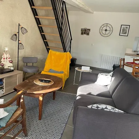 Warm House With Unoverlooked Terrace * Beruges